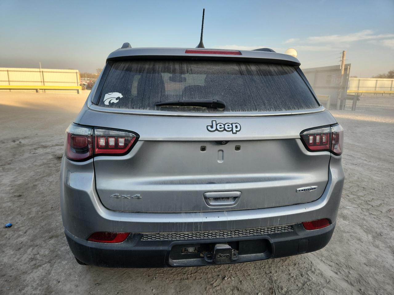 2018 Jeep Compass Latitude VIN: 3C4NJDBB0JT200101 Lot: 92705925