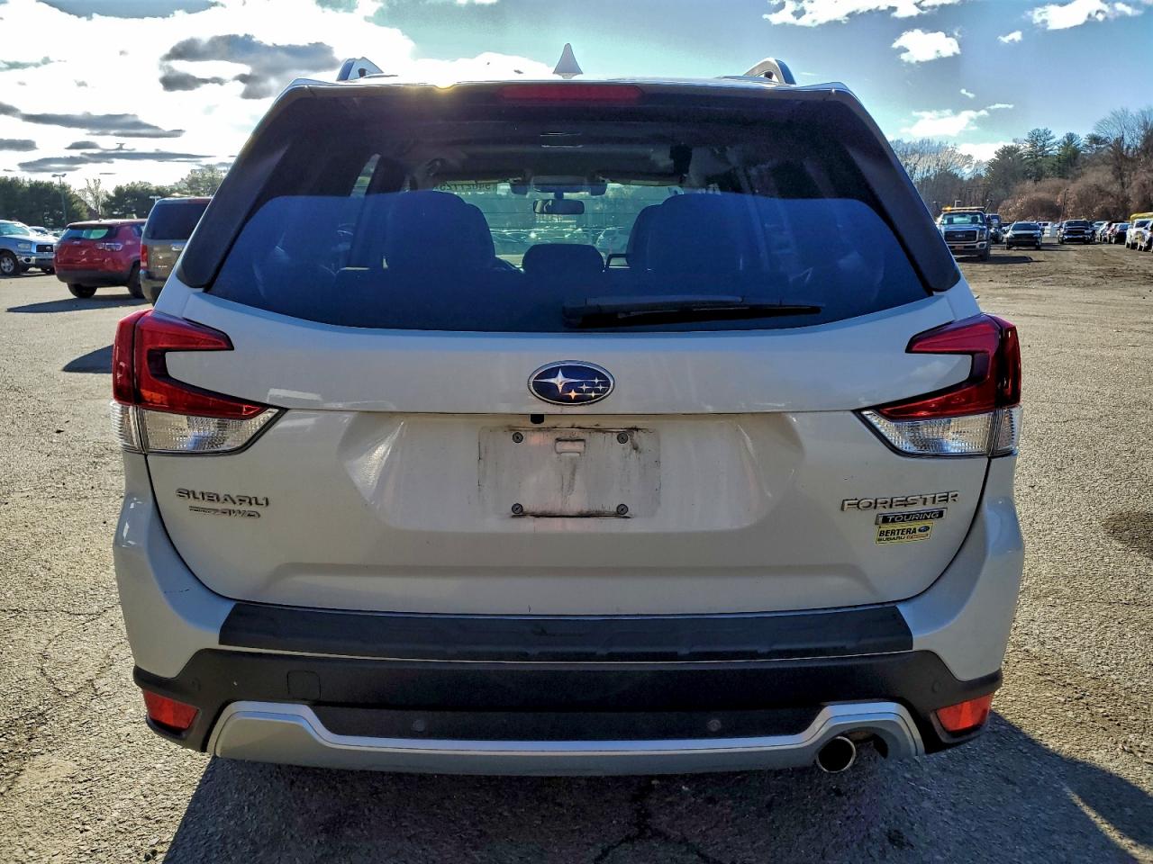 2019 Subaru Forester Touring VIN: JF2SKAWC8KH585832 Lot: 94027725