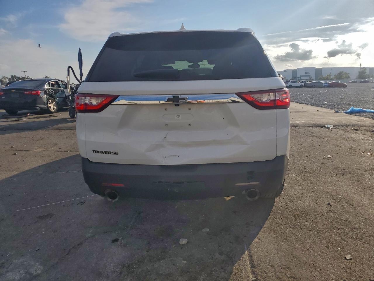2020 Chevrolet Traverse Ls VIN: 1GNERFKW7LJ144442 Lot: 94597435