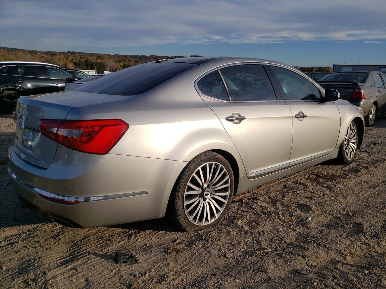 2015 Kia Cadenza Premium VIN: KNALN4D71F5177176 Lot: 91732665