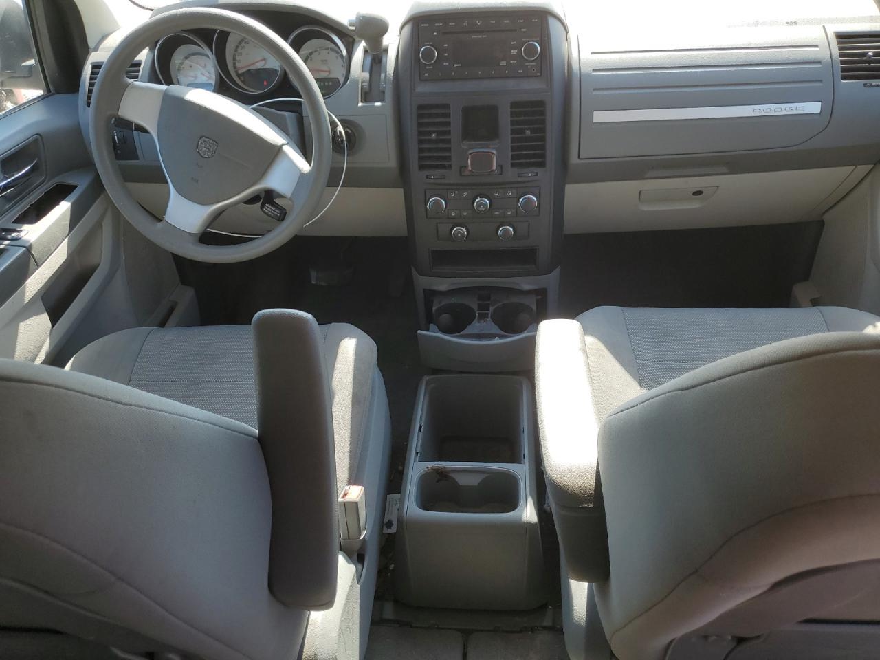 2008 Dodge Grand Caravan Se VIN: 2D8HN44H88R817814 Lot: 93615325