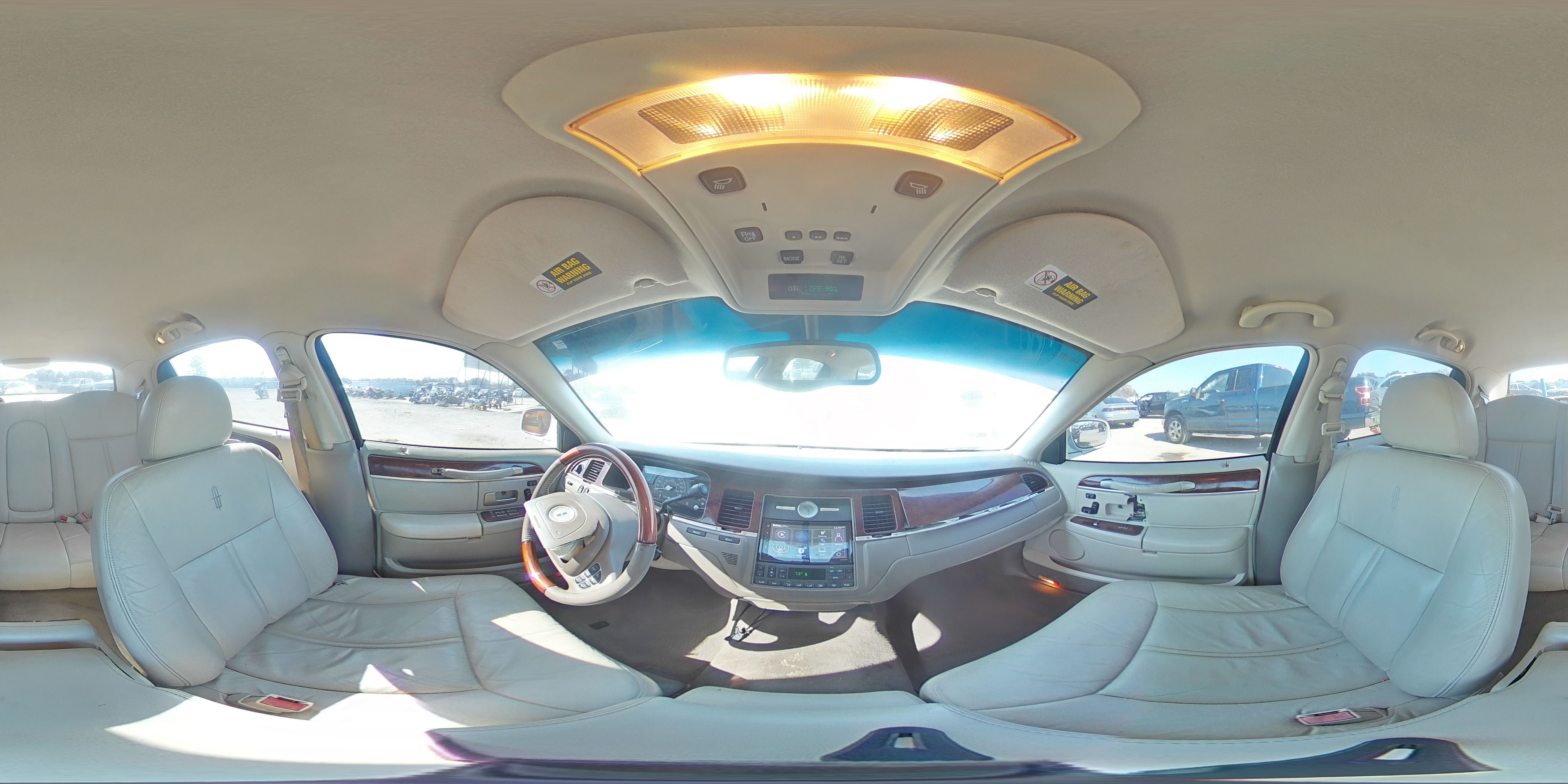 2004 Lincoln Town Car Ultimate VIN: 1LNHM83W84Y640336 Lot: 93532555