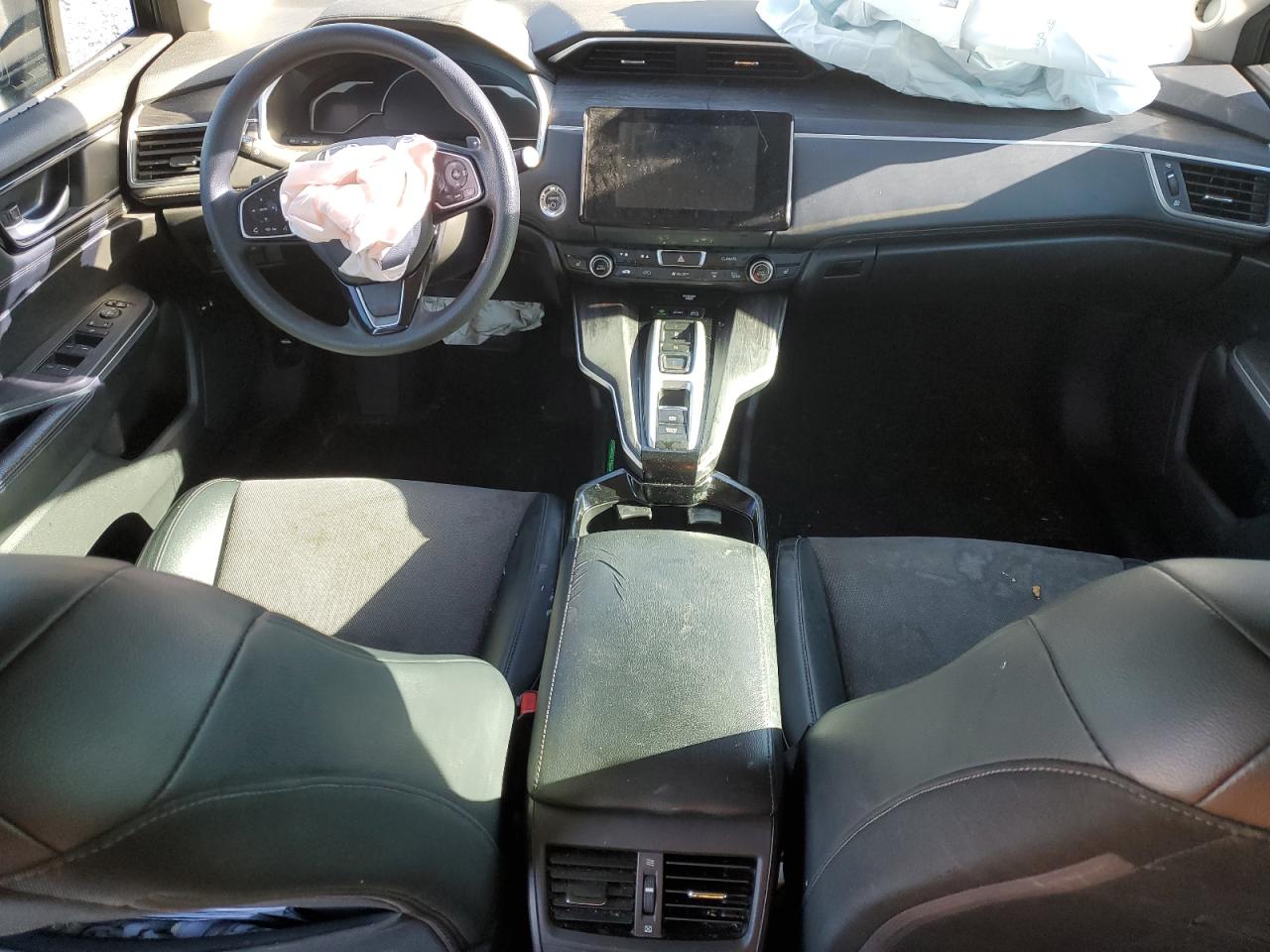 2018 Honda Clarity VIN: JHMZC5F1XJC002008 Lot: 93219475