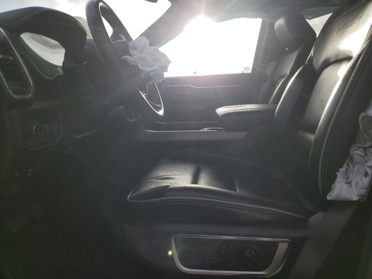 2021 Ram 1500 Laramie VIN: 1C6SRFRT5MN811873 Lot: 91943495