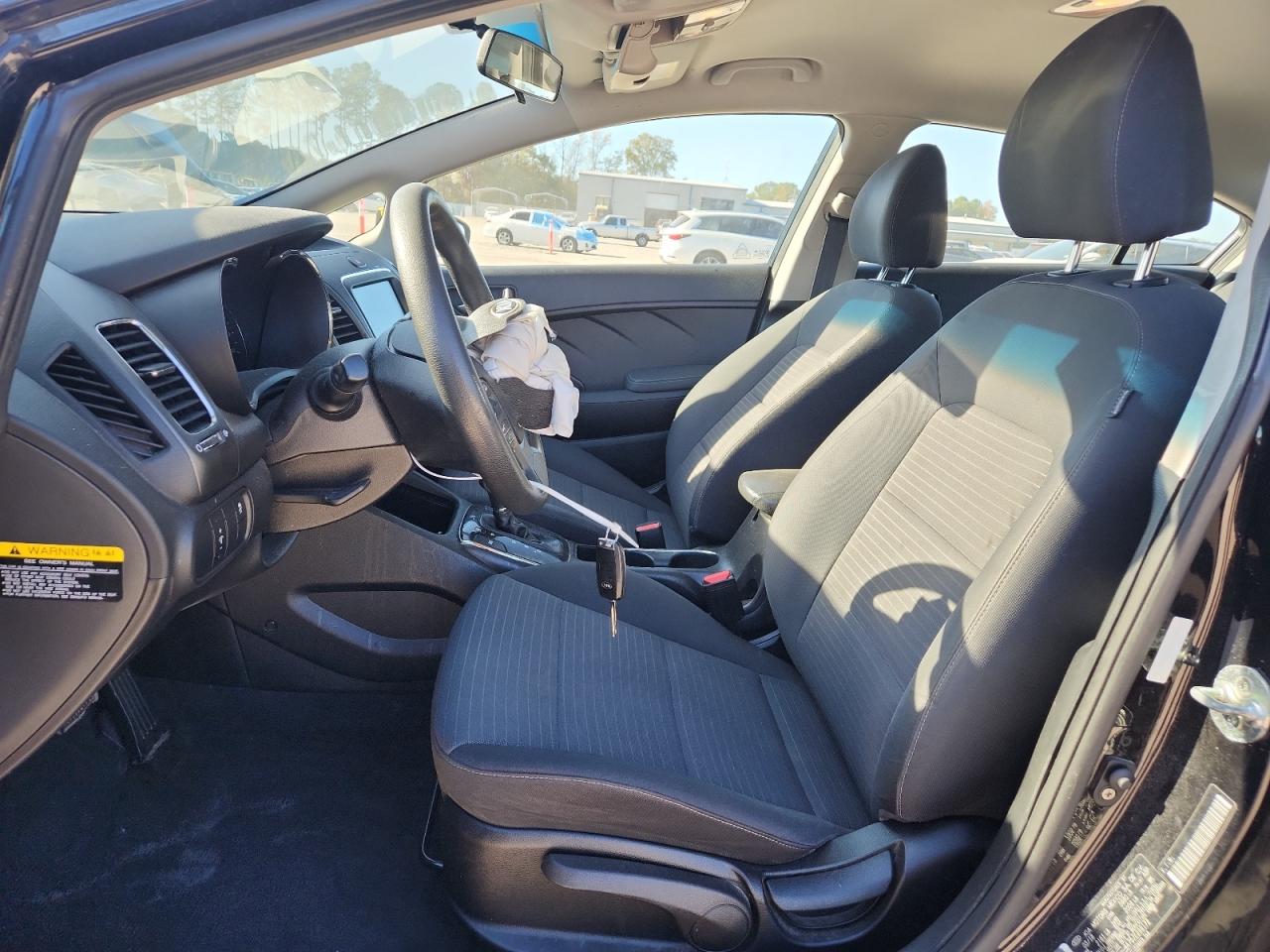 2018 Kia Forte Lx VIN: 3KPFL4A76JE256172 Lot: 92673145