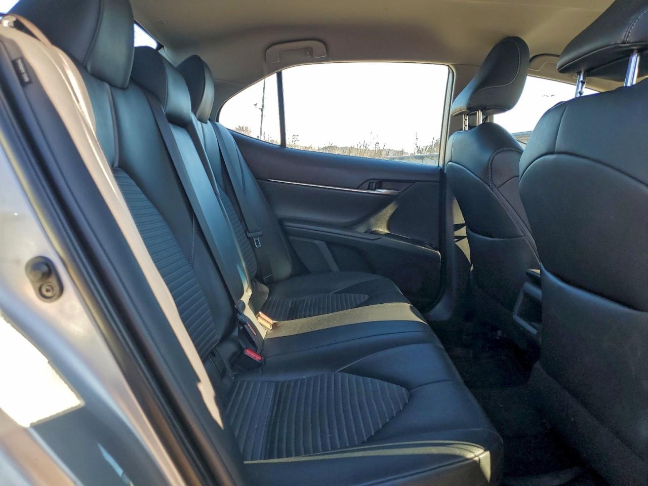 2018 Toyota Camry L VIN: 4T1B11HK5JU608734 Lot: 93969705