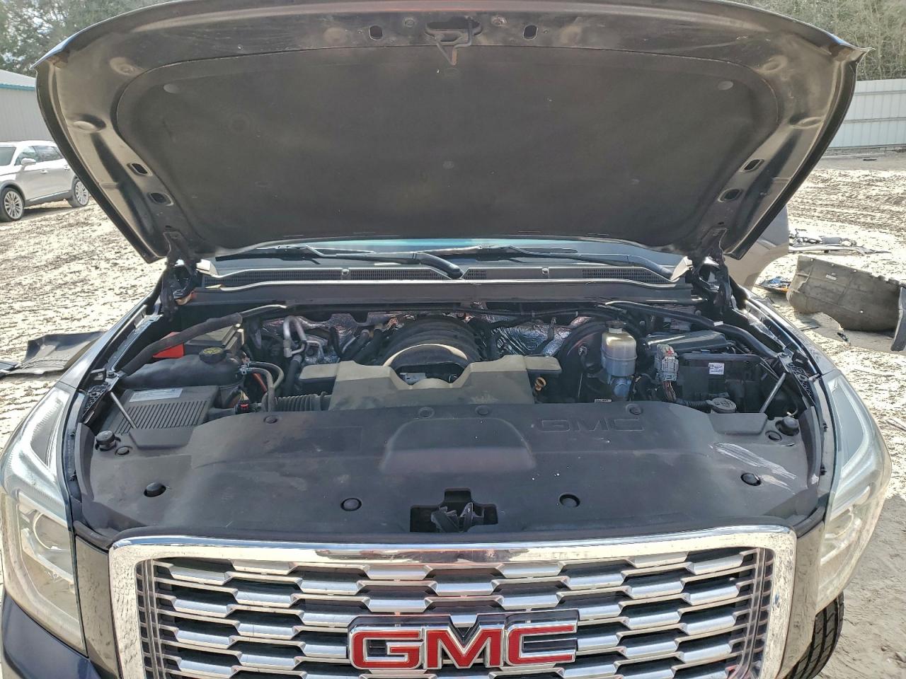 2018 GMC Yukon Denali VIN: 1GKS2CKJ9JR217137 Lot: 93657365