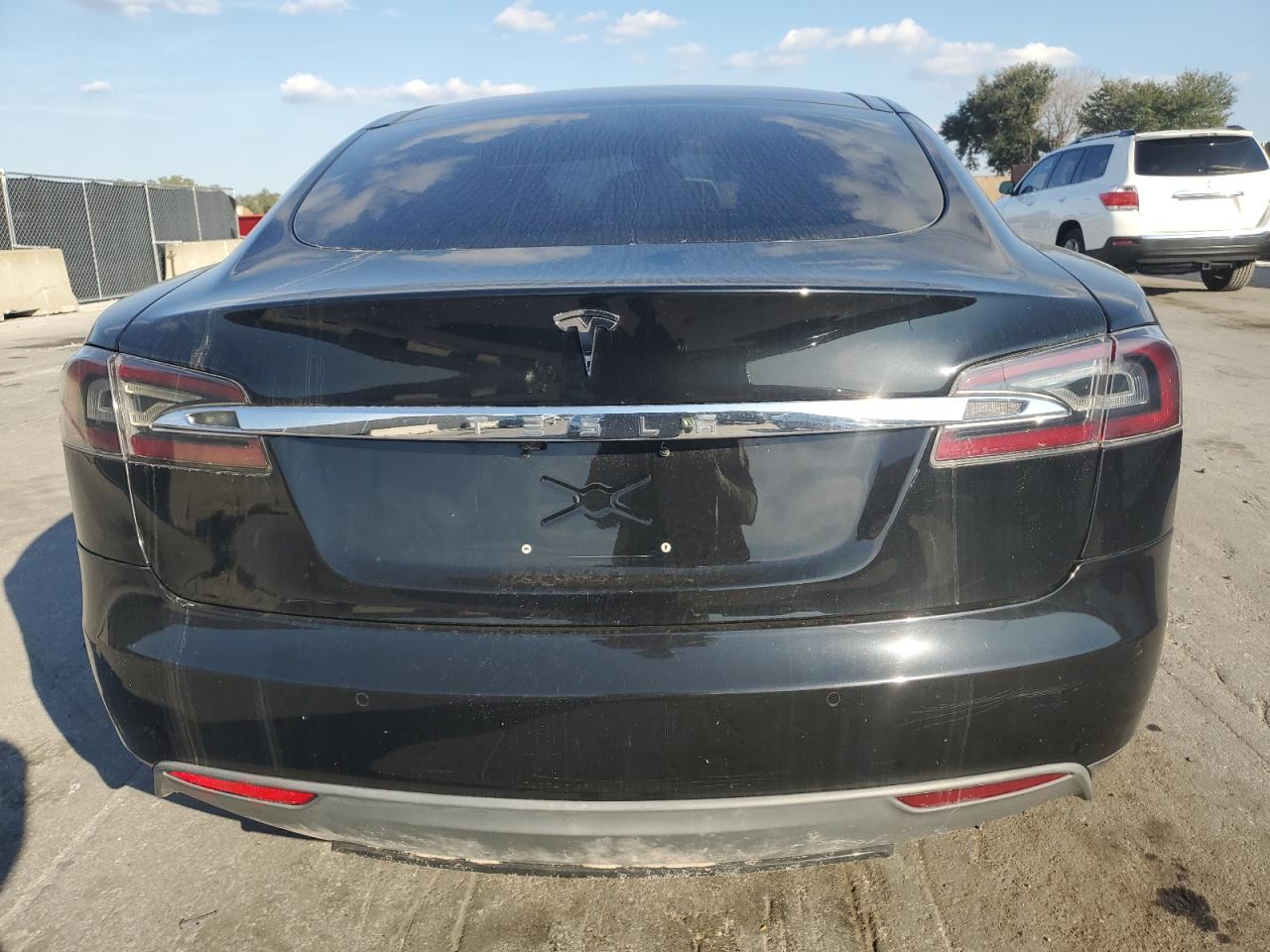 2016 Tesla Model S VIN: 5YJSA1E24GF120384 Lot: 93560685