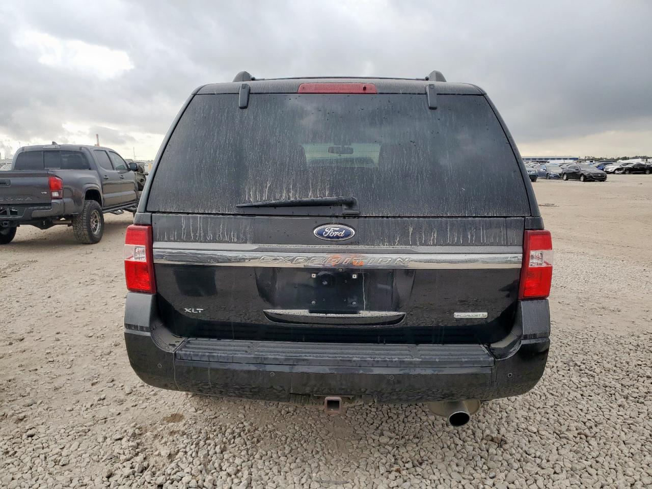 2015 Ford Expedition Xlt VIN: 1FMJU1HT4FEF08556 Lot: 93409215