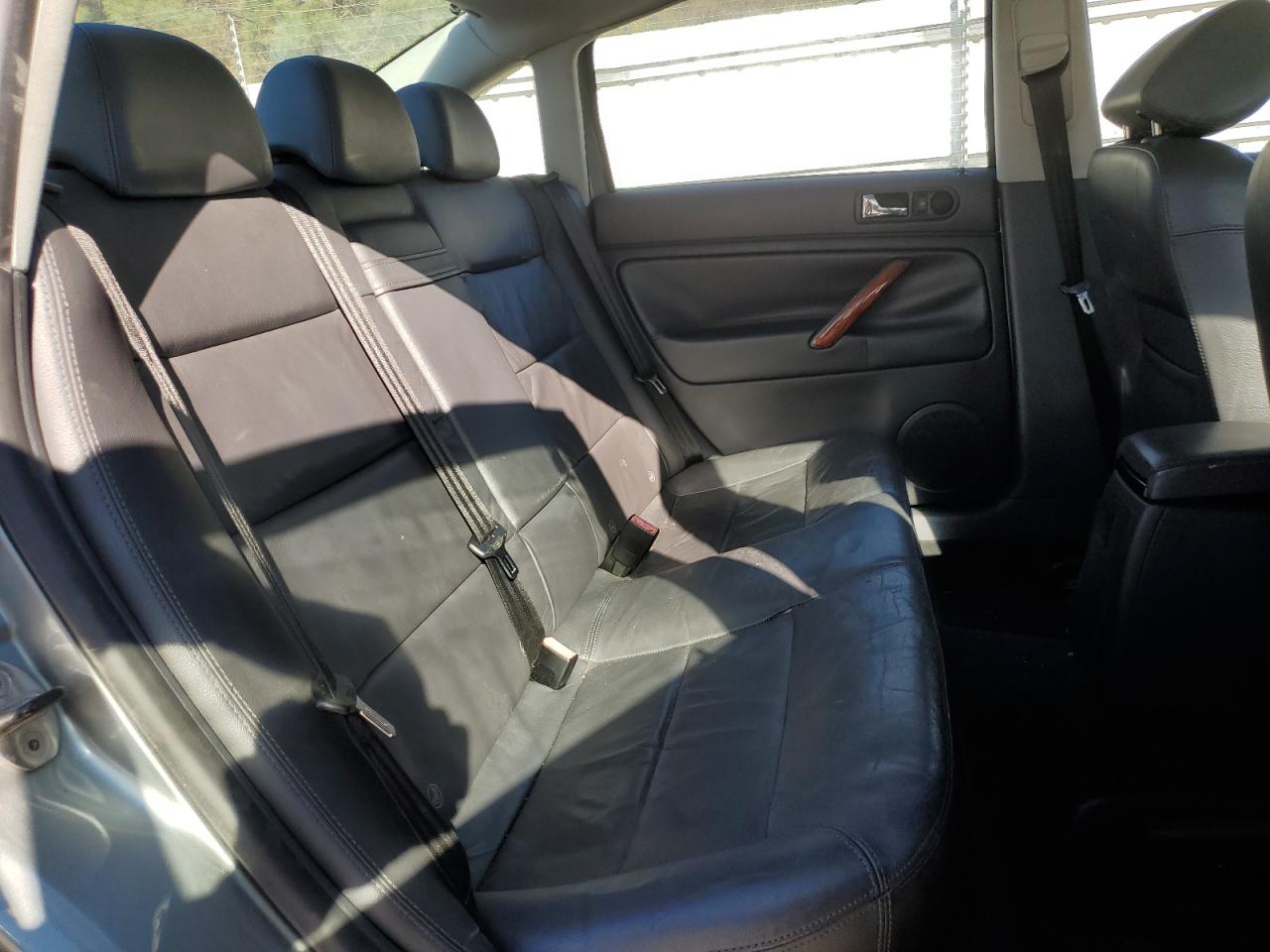 2004 Volkswagen Passat Glx 4Motion VIN: WVWTH63B84P196028 Lot: 93113975