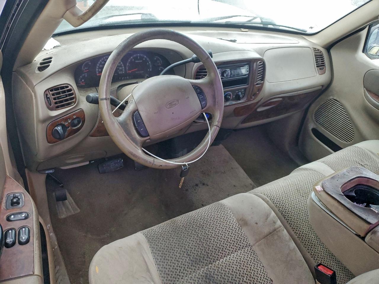 2002 Ford F150 VIN: 1FTRF18W22NB65929 Lot: 93751555