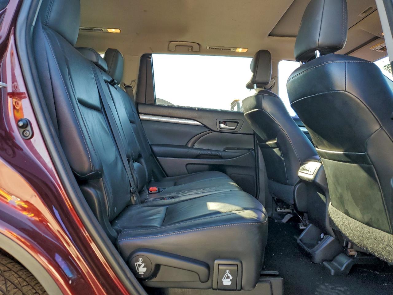 2014 Toyota Highlander Xle VIN: 5TDKKRFH7ES034297 Lot: 92032095