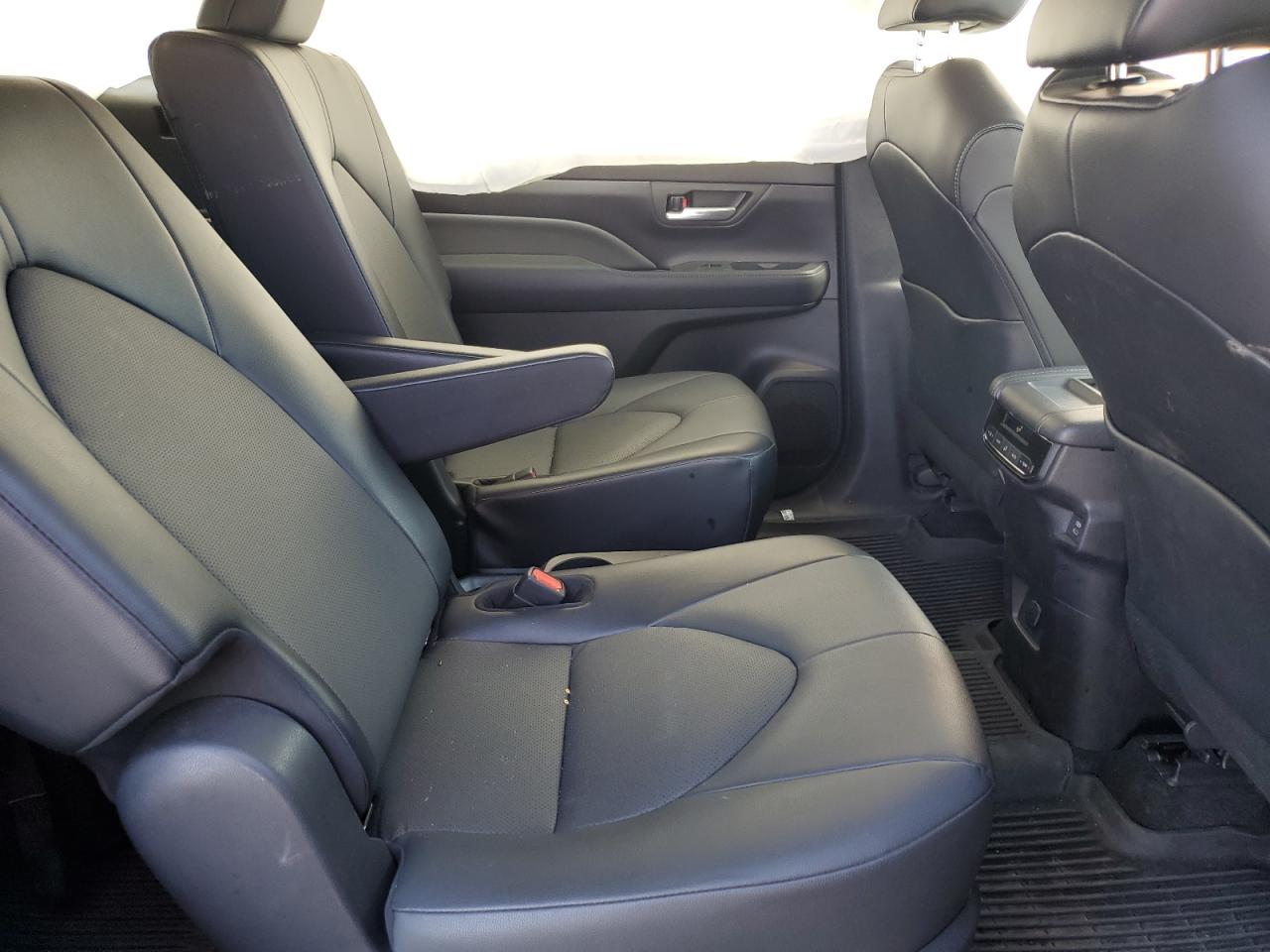 2024 Toyota Grand Highlander Xle VIN: 5TDAAAB50RS014653 Lot: 93714005