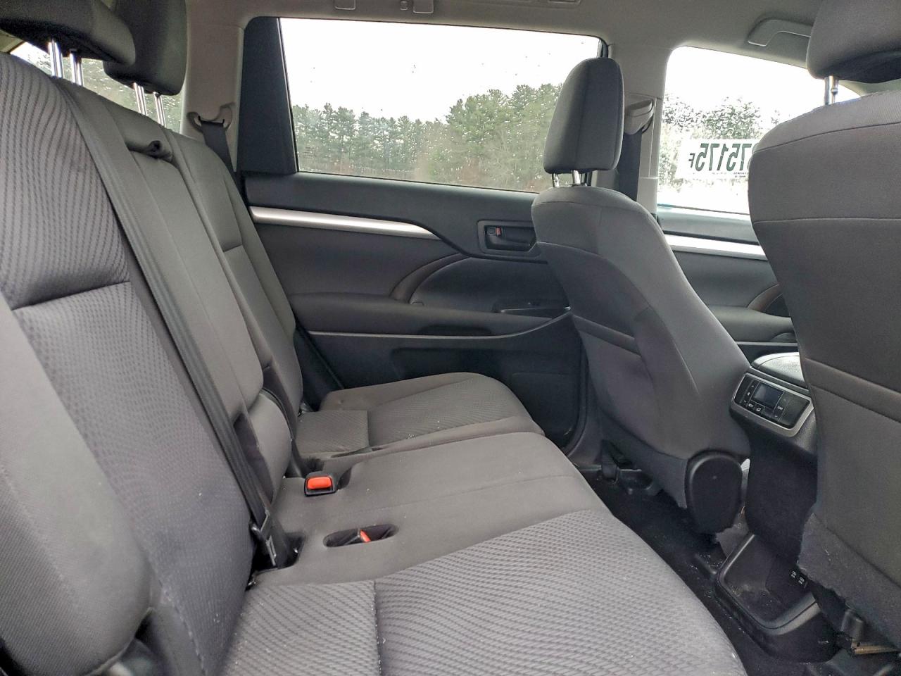 2017 Toyota Highlander Le VIN: 5TDZARFH8HS023301 Lot: 93875175