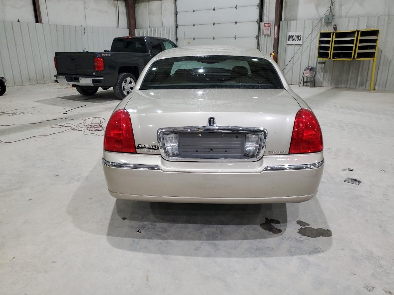 2009 Lincoln Town Car Signature Limited VIN: 2LNHM82V79X619400 Lot: 92168005