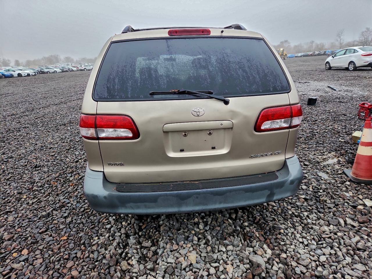 2002 Toyota Sienna Ce VIN: 4T3ZF19C22U437697 Lot: 93369725