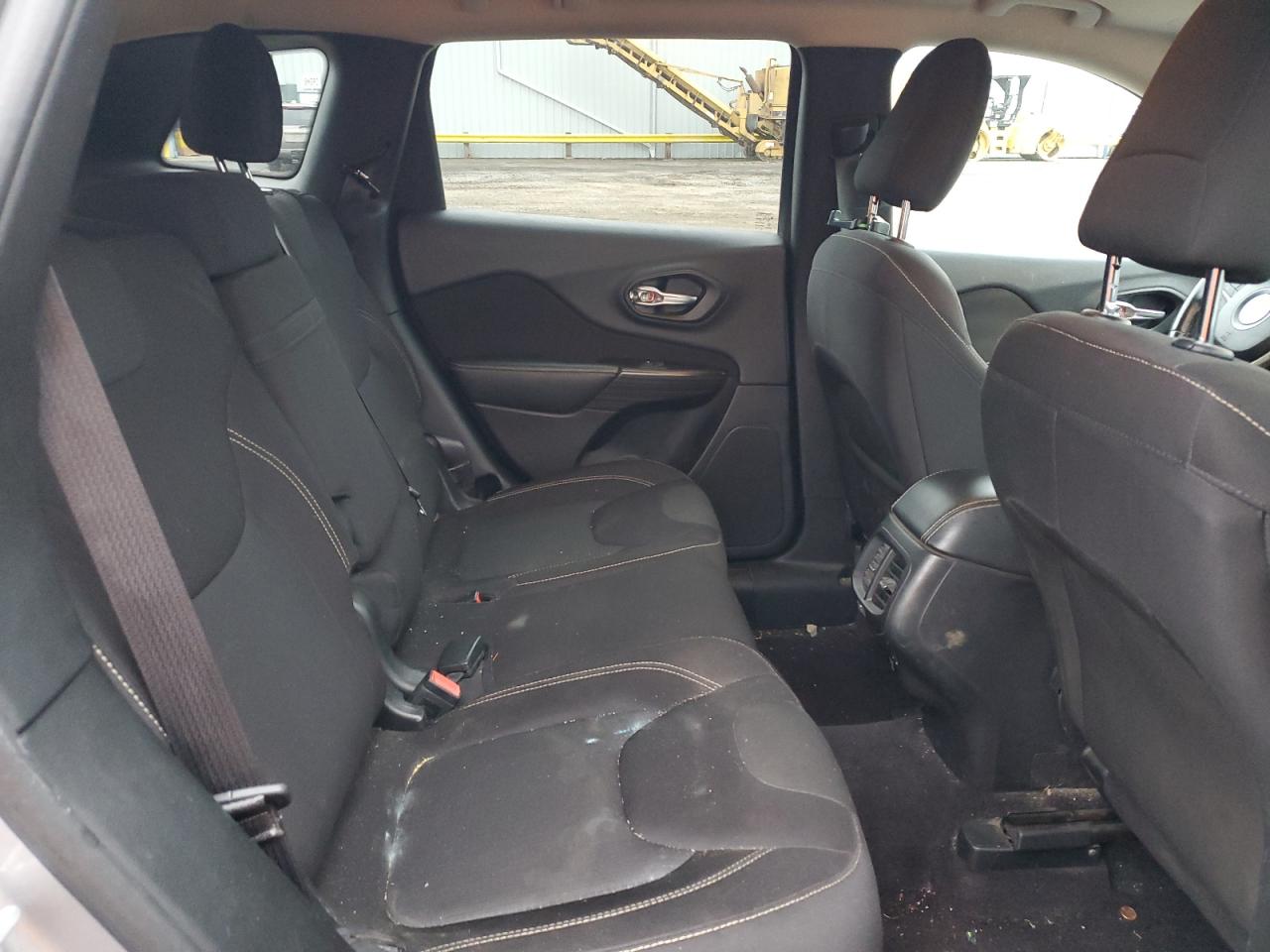 2017 Jeep Cherokee Latitude VIN: 1C4PJMCB8HW518866 Lot: 93235375