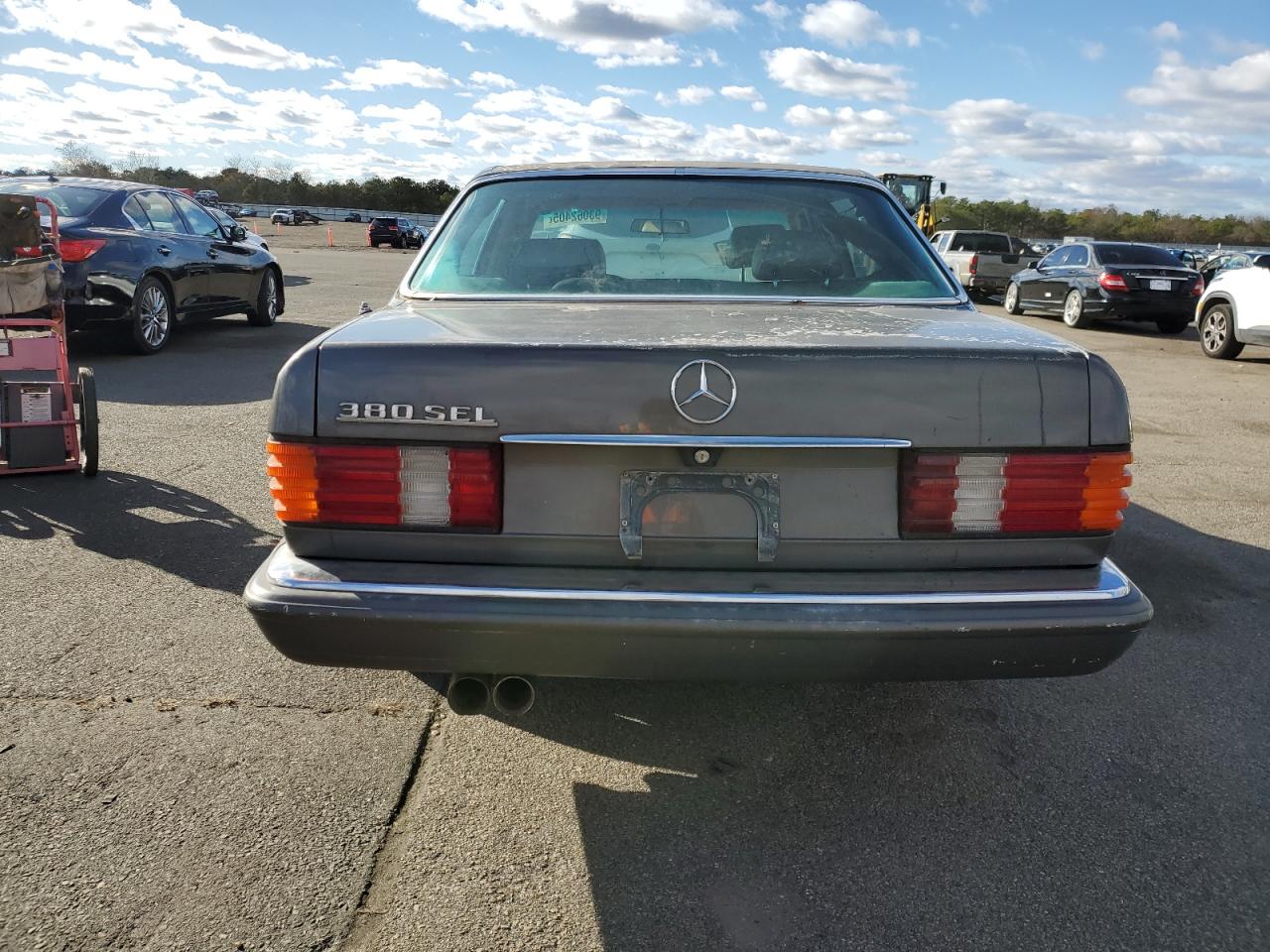1983 Mercedes-Benz 380 Sel VIN: WDBCA33A9DA006054 Lot: 93062405