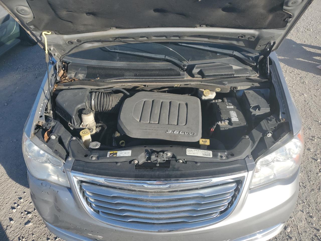 2015 Chrysler Town & Country Touring VIN: 2C4RC1BG5FR594596 Lot: 92680035