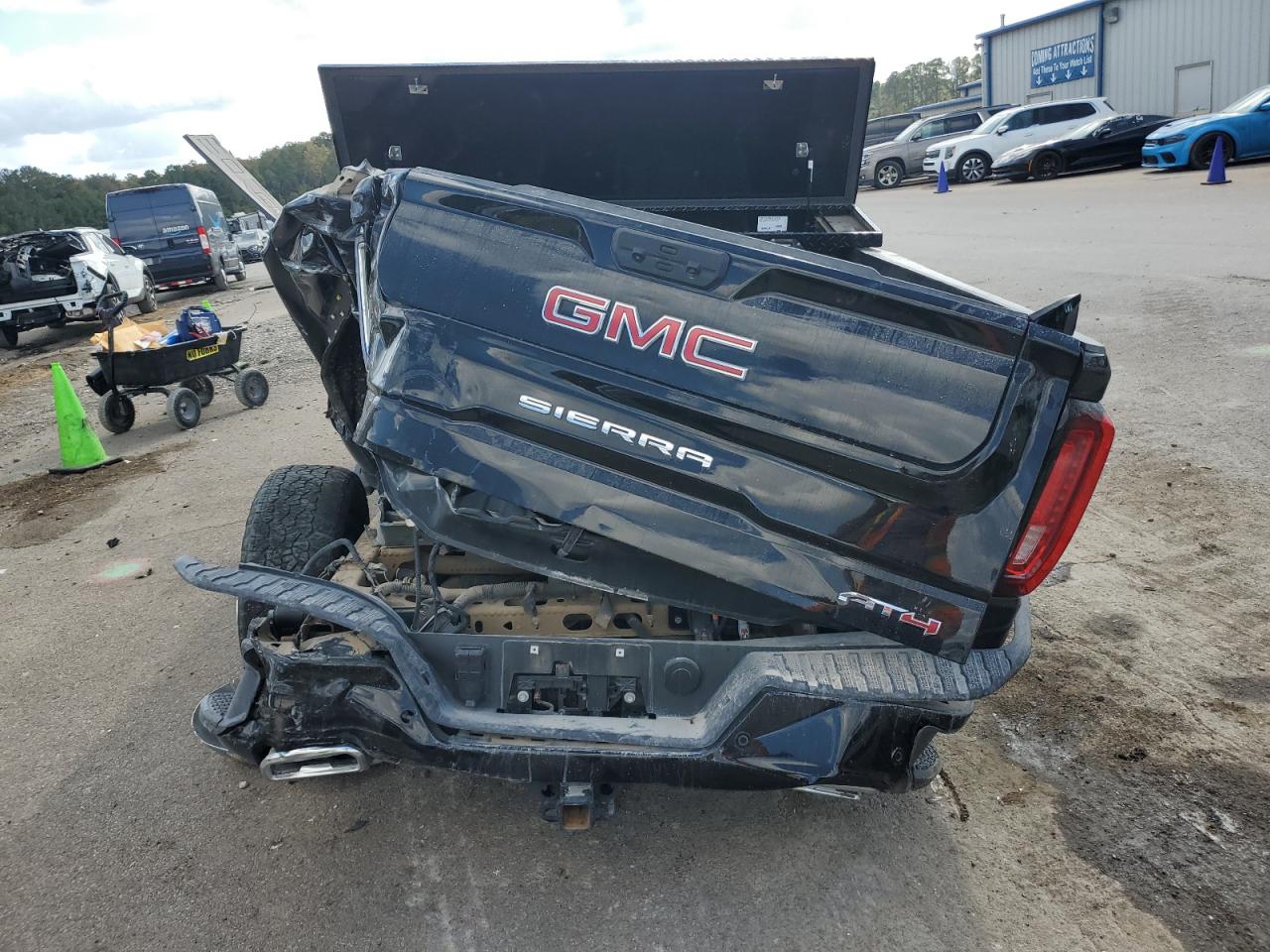 2025 GMC Sierra K1500 At4 VIN: 1GTUUEE89SZ254399 Lot: 93081615