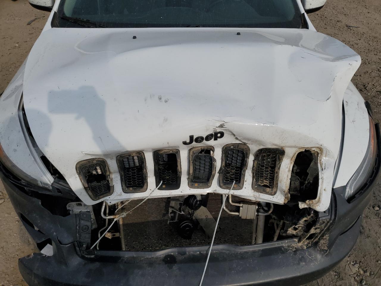 2018 Jeep Cherokee Latitude VIN: 1C4PJLCB0JD557219 Lot: 93528495