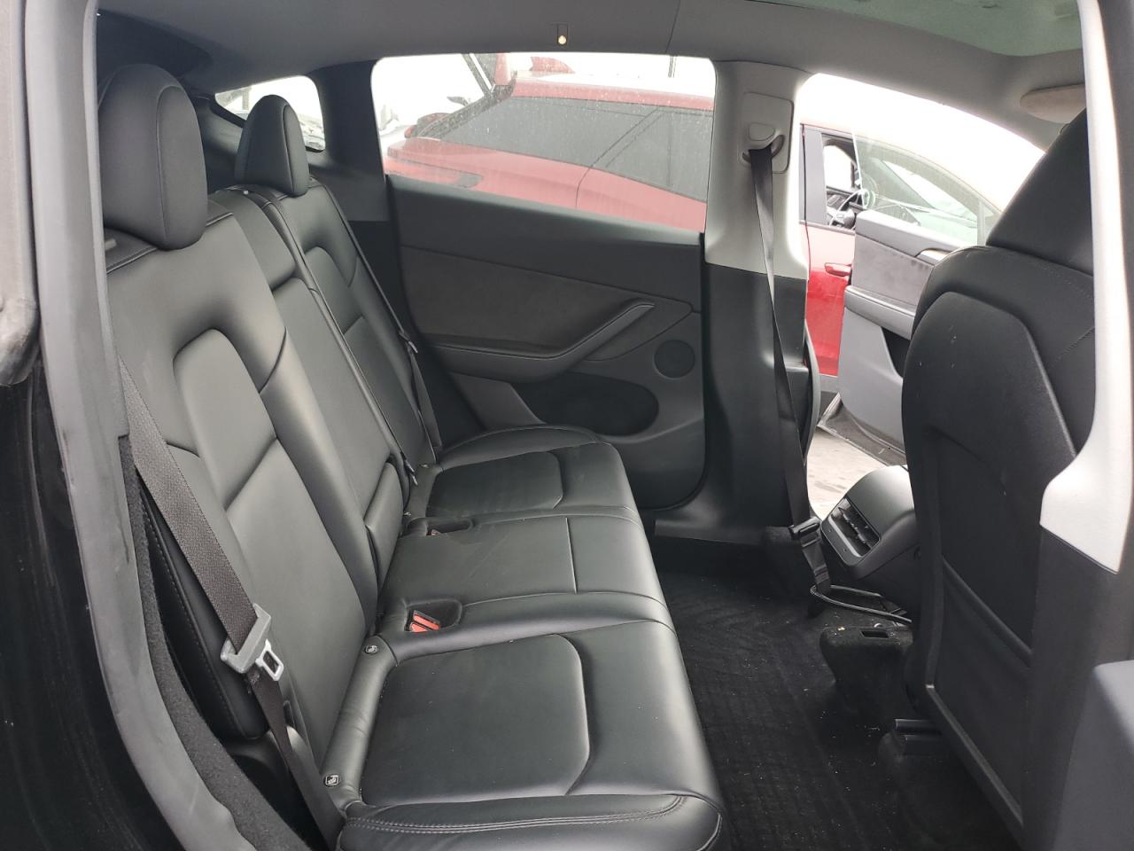 2024 Tesla Model Y VIN: 7SAYGDEE6RA264512 Lot: 90644375