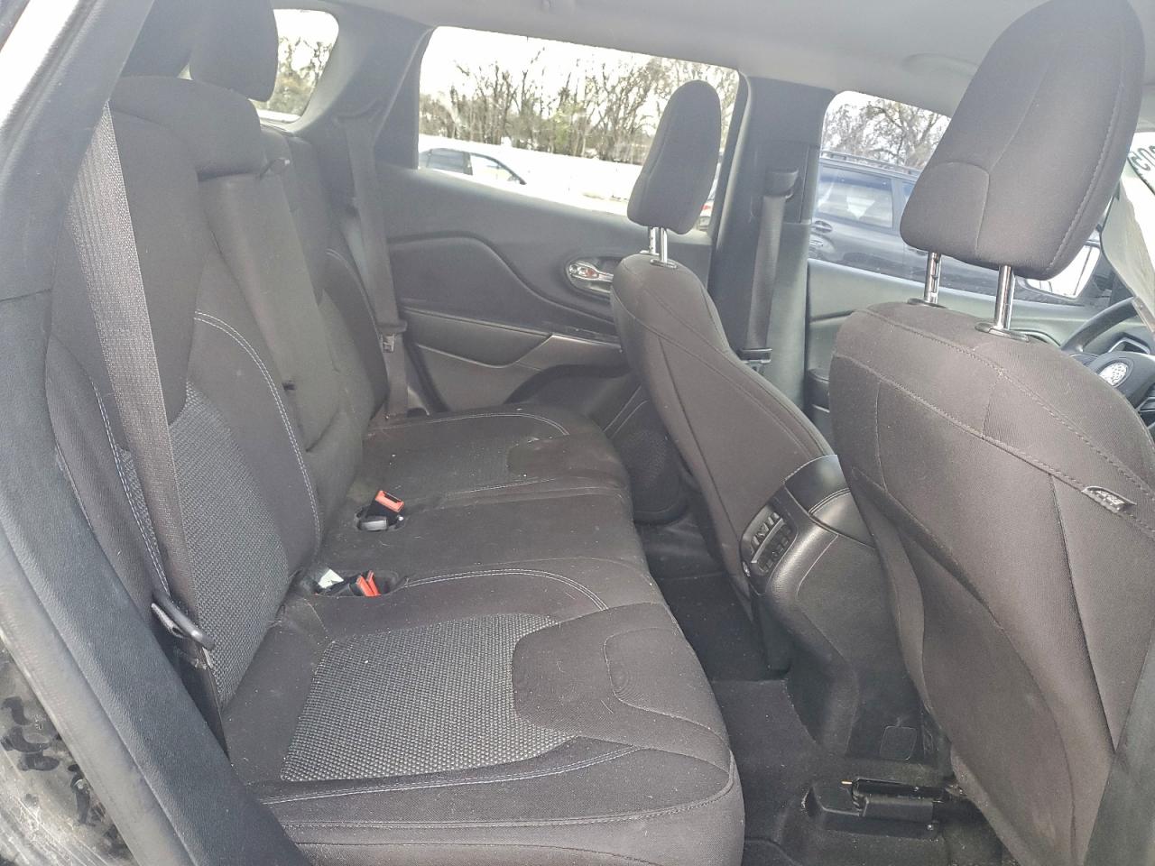 2020 Jeep Cherokee Latitude VIN: 1C4PJLCBXLD556050 Lot: 93191305