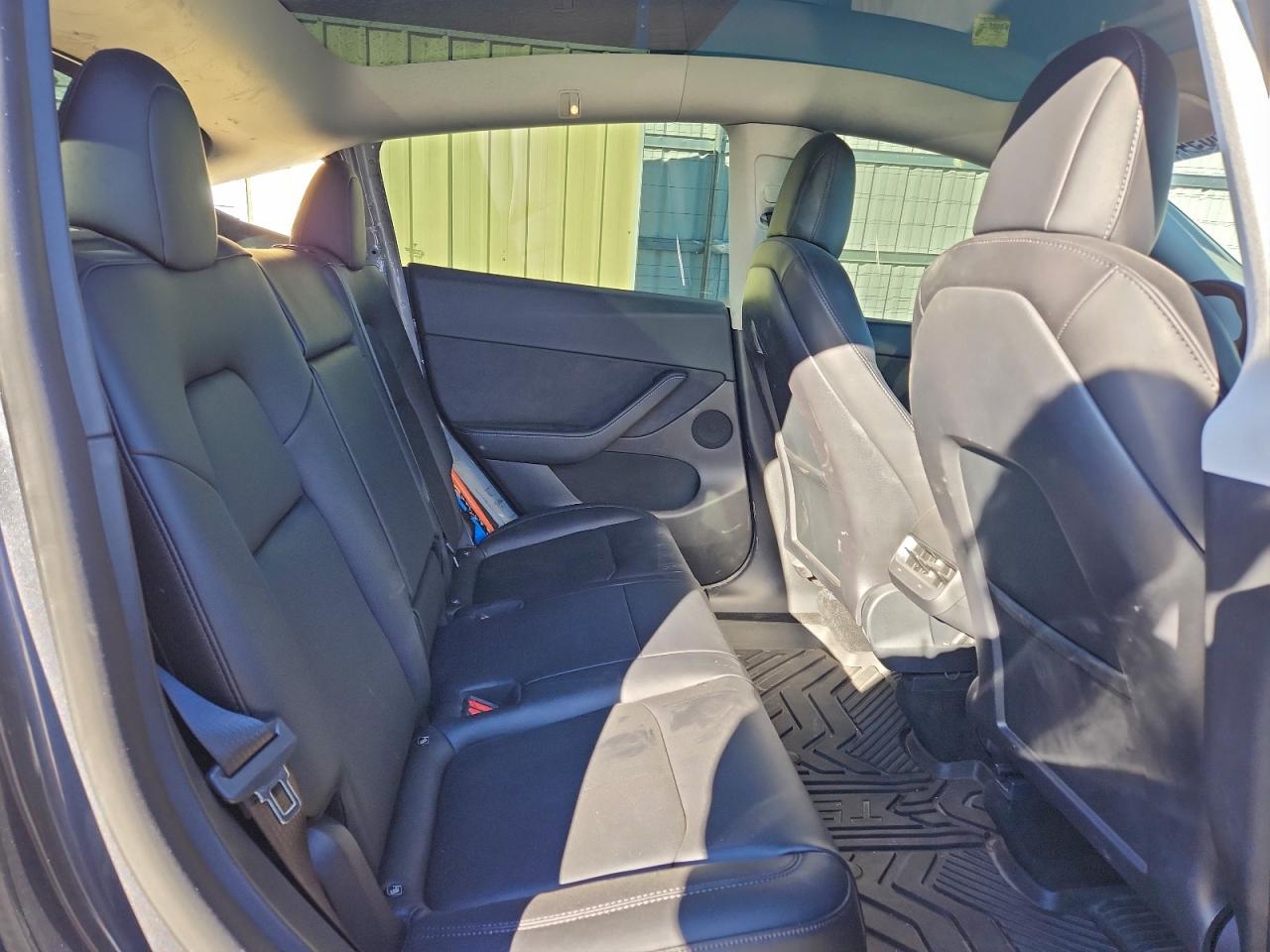 2022 Tesla Model Y VIN: 7SAYGDEF9NF414005 Lot: 93456945