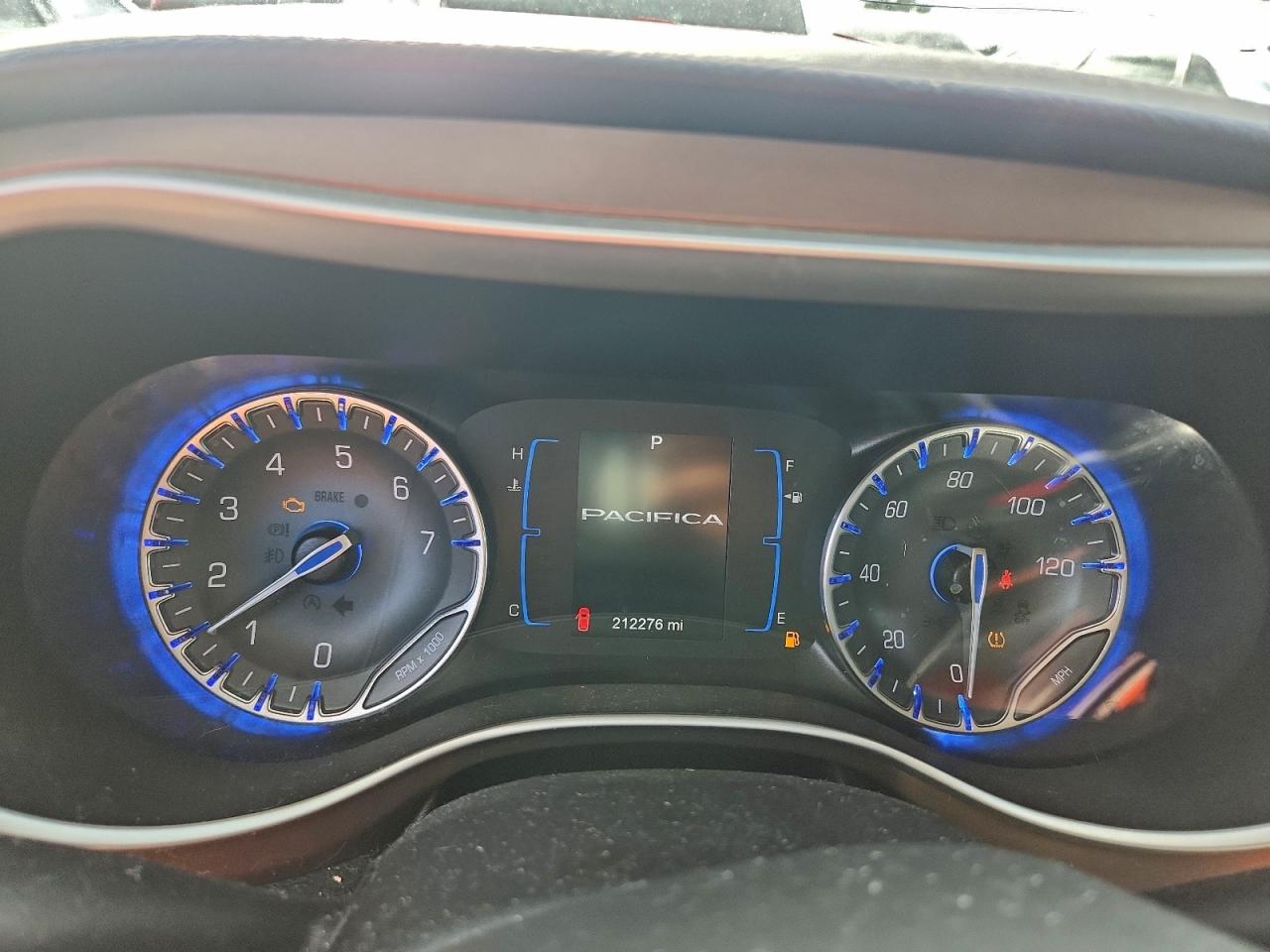 2017 Chrysler Pacifica Touring L VIN: 2C4RC1BG3HR543889 Lot: 92196555