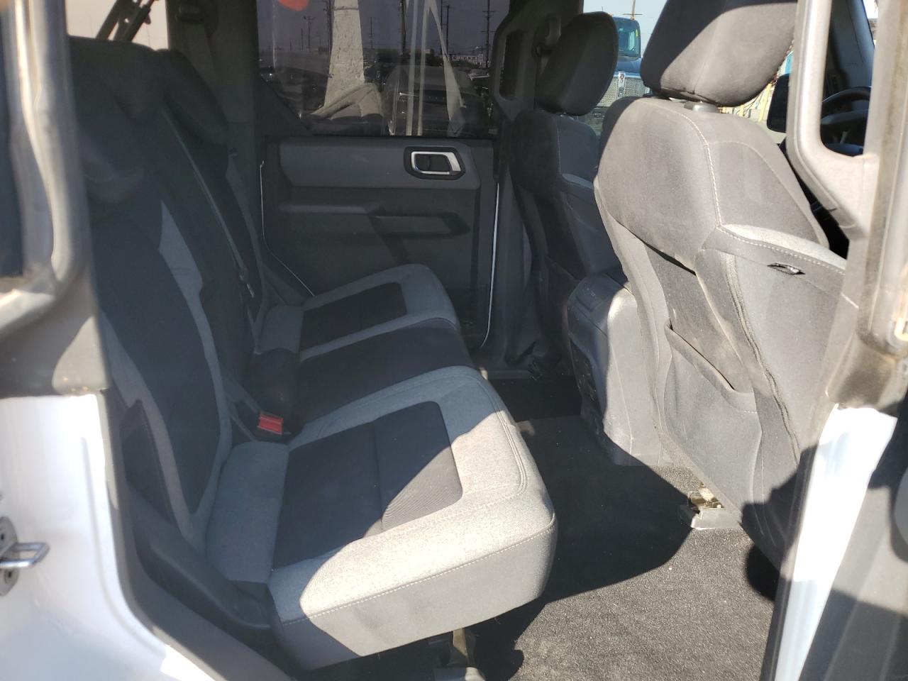 2022 Ford Bronco Base VIN: 1FMDE5BH3NLB16572 Lot: 90757415