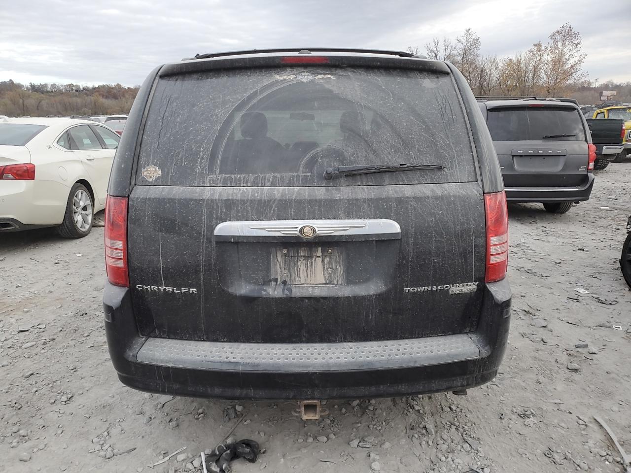 2010 Chrysler Town & Country Touring VIN: 2A4RR5D18AR104511 Lot: 92721825