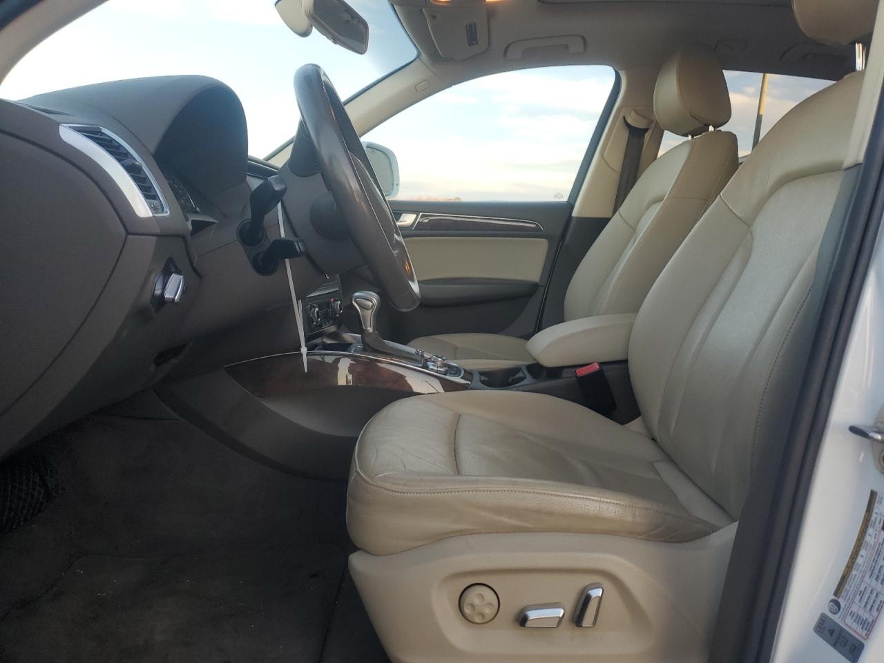 2016 Audi Q5 Premium VIN: WA1C2AFP9GA010946 Lot: 90887915