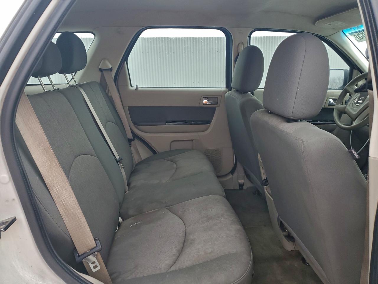 2011 Mazda Tribute I VIN: 4F2CY0C76BKM04927 Lot: 93953985