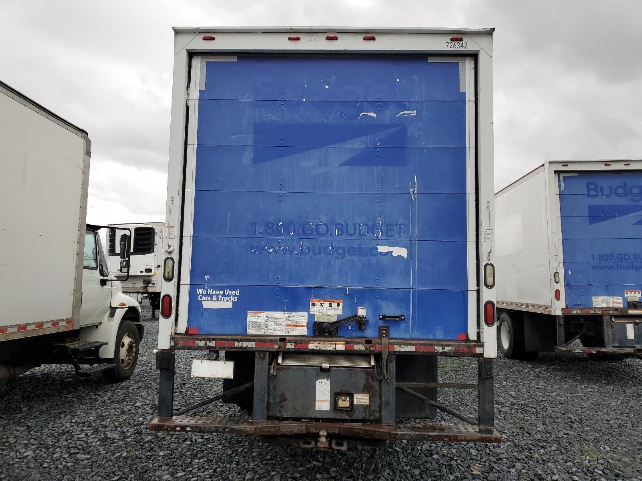 2017 International 4300 Box Truck VIN: 1HTMMMMM0HH636895 Lot: 93009155