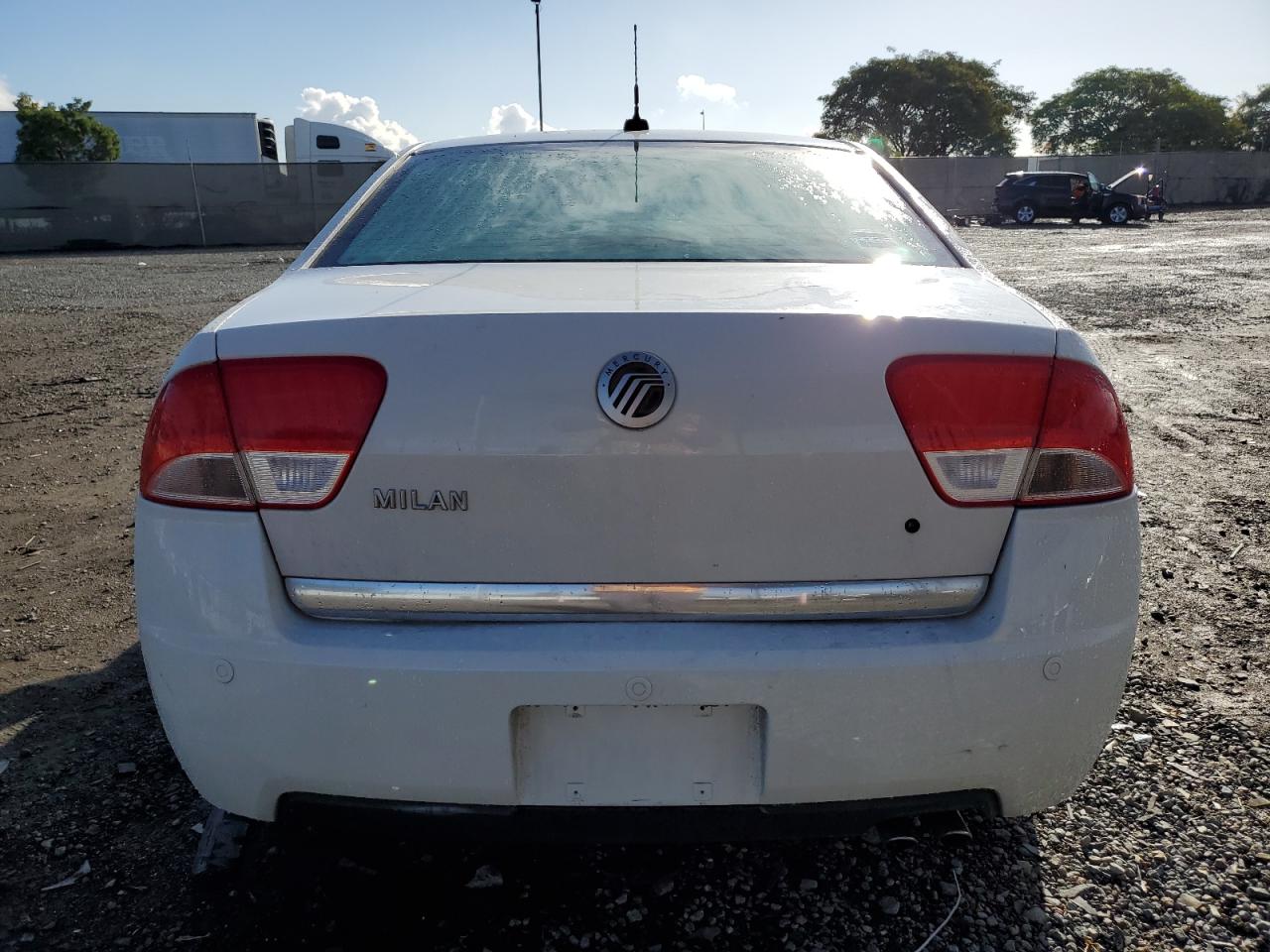 2010 Mercury Milan VIN: 3MEHM0HA1AR607724 Lot: 93494805