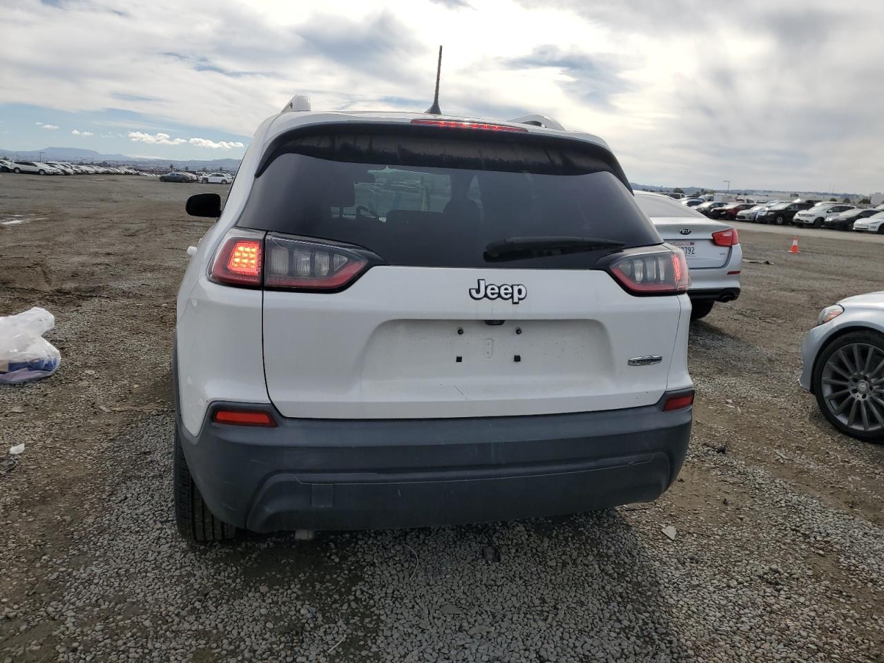 2019 Jeep Cherokee Latitude VIN: 1C4PJLCB5KD187399 Lot: 93368765