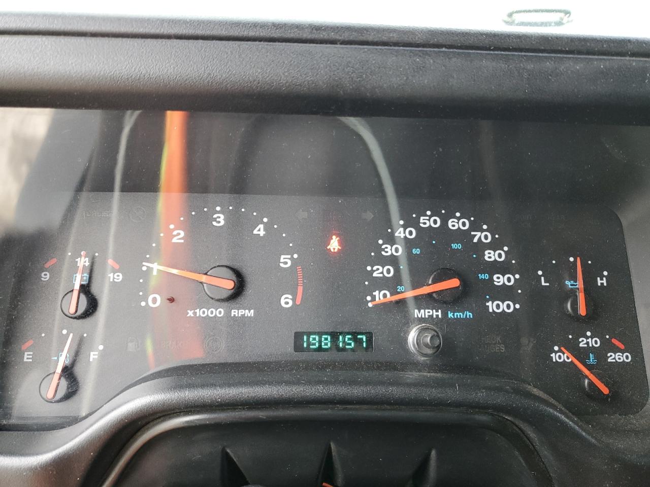 2004 Jeep Wrangler / Tj Sahara VIN: 1J4FA59S64P747361 Lot: 91899585