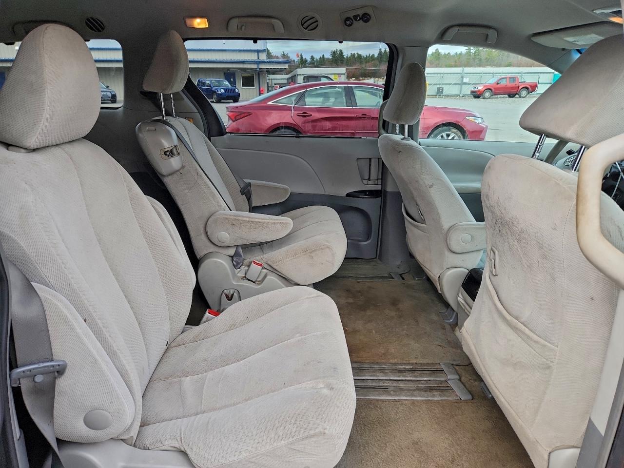 2011 Toyota Sienna Le VIN: 5TDKK3DC0BS142017 Lot: 93746855