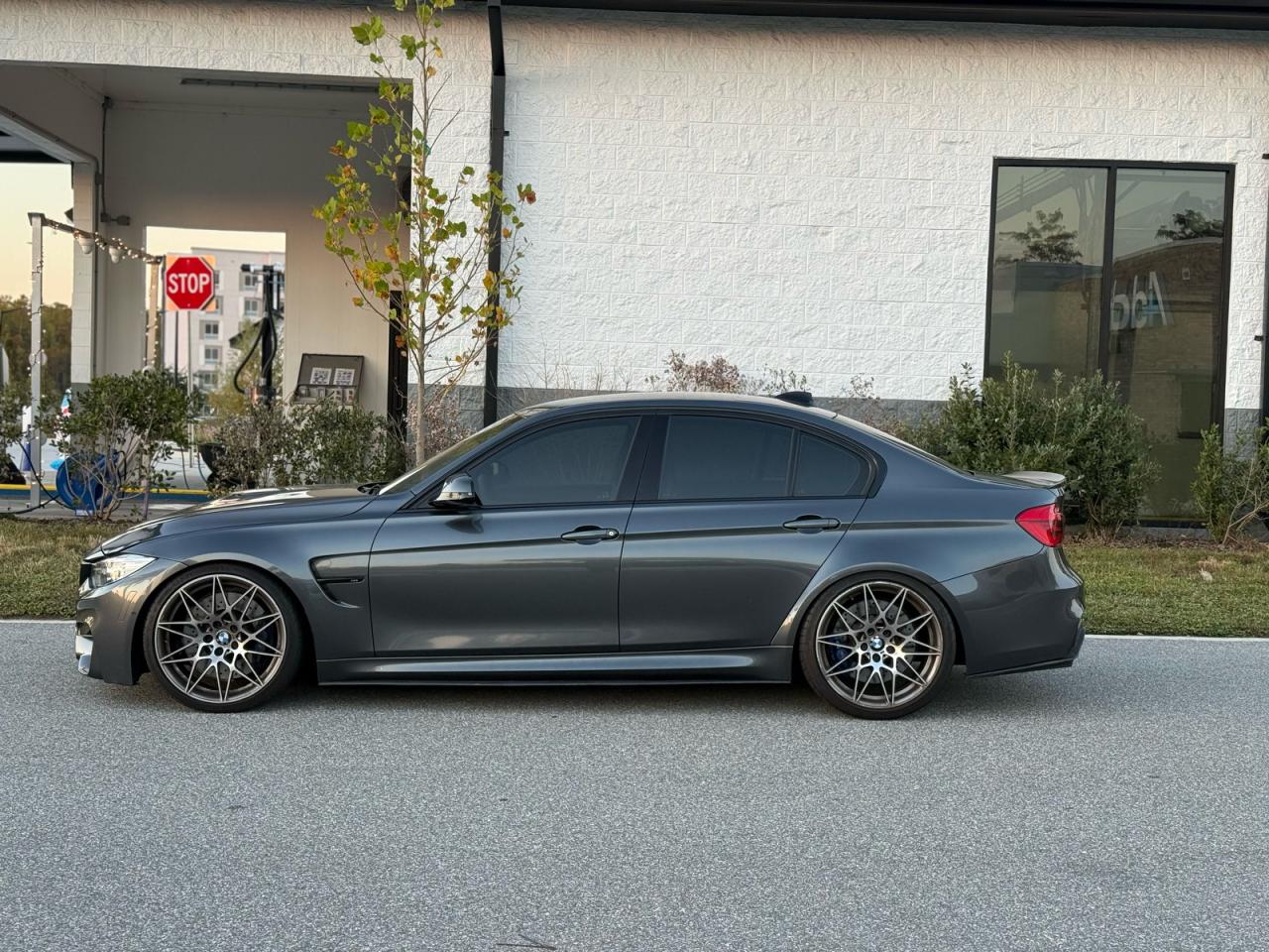 2017 BMW M3 VIN: WBS8M9C59H5G84818 Lot: 93341625