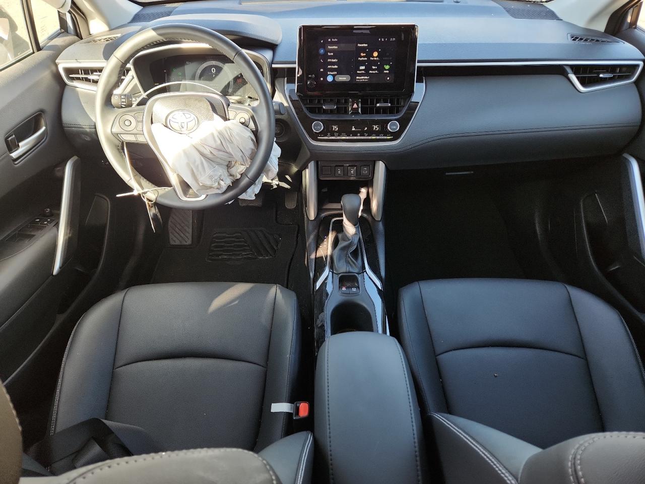 2025 Toyota Corolla Cross Xle VIN: 7MUDAAAG1SV118077 Lot: 92719255