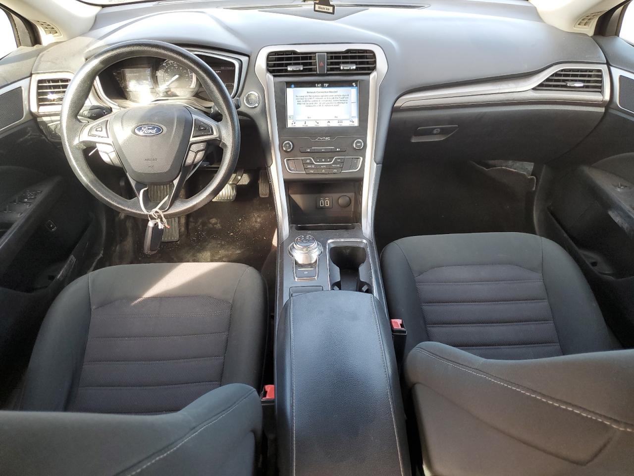 2019 Ford Fusion Se VIN: 3FA6P0LU5KR143782 Lot: 93423125