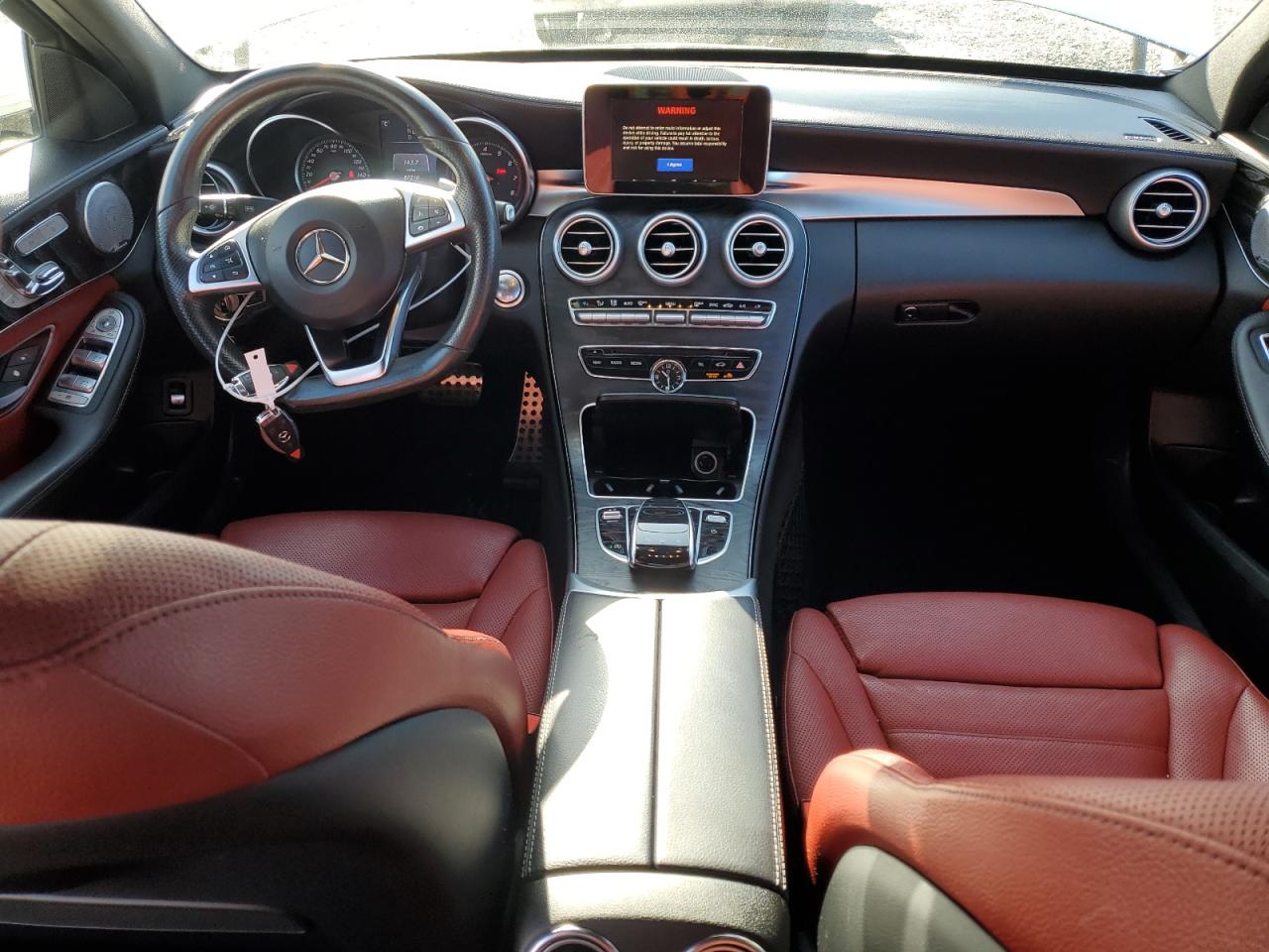 2015 Mercedes-Benz C 300 VIN: 55SWF4JB6FU061975 Lot: 91854805