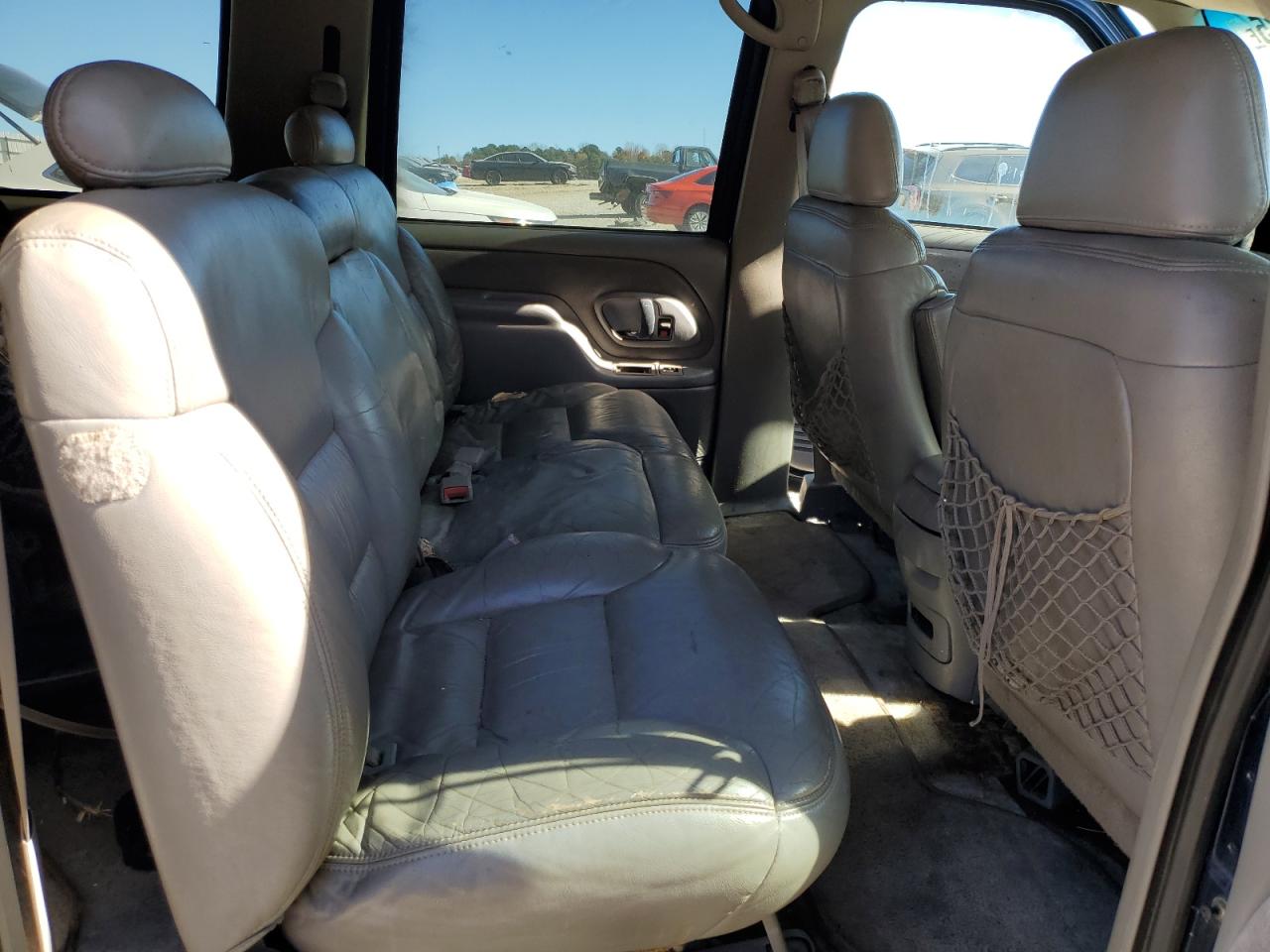 1999 Chevrolet Suburban K1500 VIN: 1GNFK16R7XJ371572 Lot: 92883985