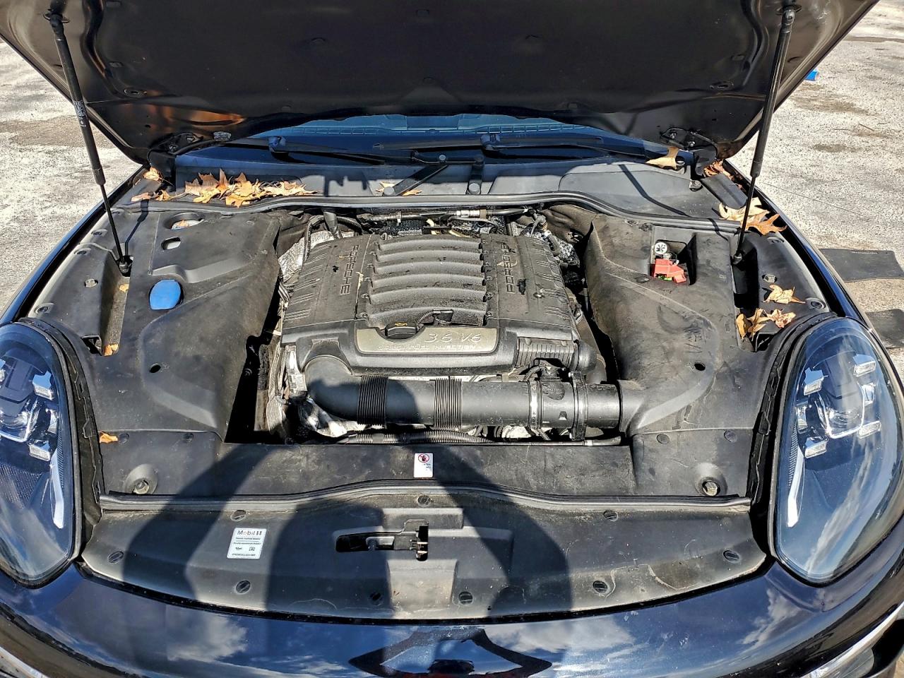 2017 Porsche Cayenne VIN: WP1AA2A21HKA90299 Lot: 93787645