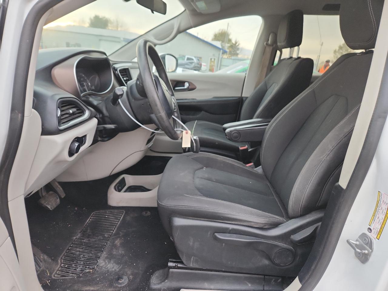 2020 Chrysler Voyager L VIN: 2C4RC1AG5LR105451 Lot: 91327485