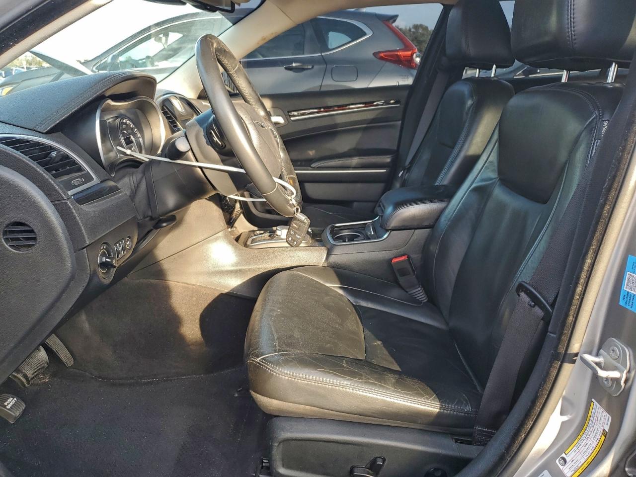 2016 Chrysler 300 Limited VIN: 2C3CCAAG2GH135044 Lot: 93819115