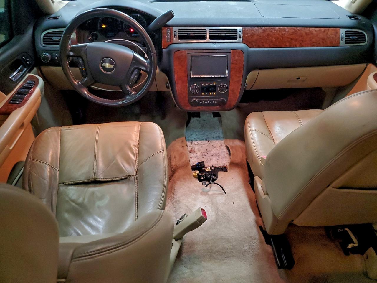 2008 Chevrolet Suburban K1500 Ls VIN: 1GNFK163X8J214325 Lot: 93679075