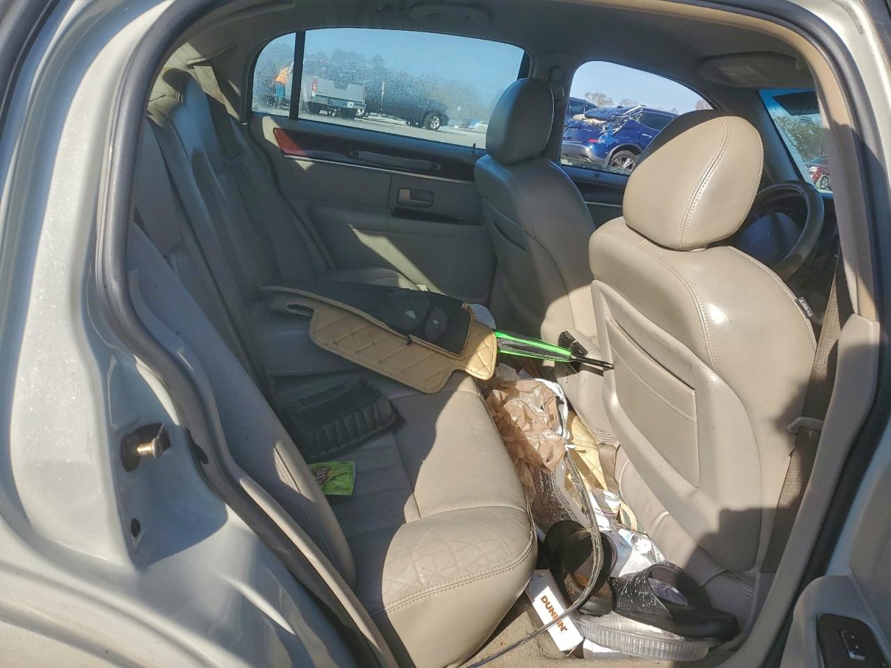 2005 Lincoln Town Car Signature VIN: 1LNHM81W05Y663162 Lot: 91690395