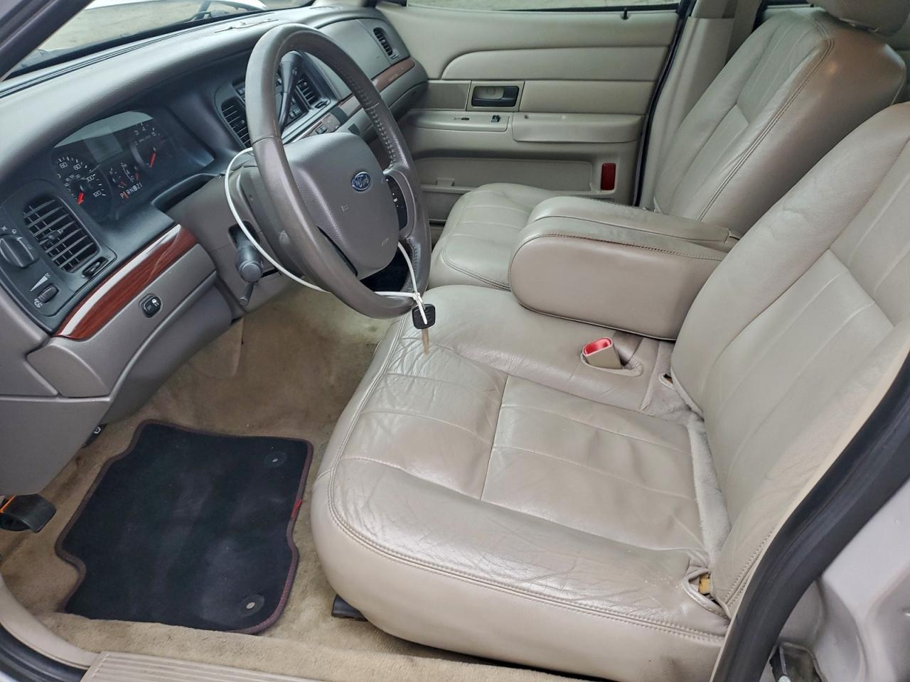 2011 Ford Crown Victoria Lx VIN: 2FABP7EV0BX170421 Lot: 93911525