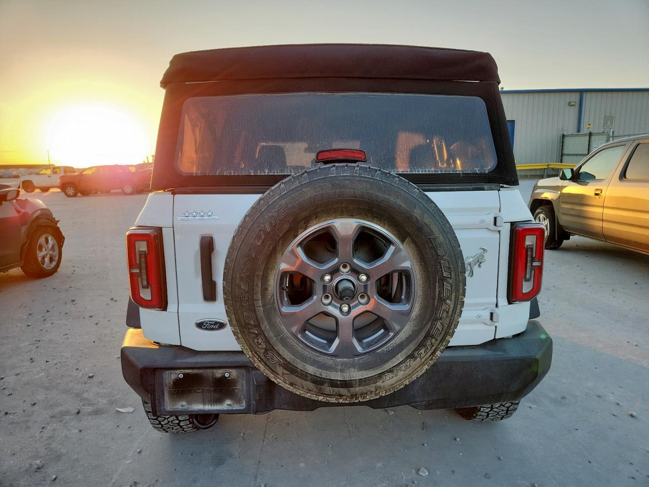 2022 Ford Bronco Base VIN: 1FMEE5BP1NLB39084 Lot: 92898325